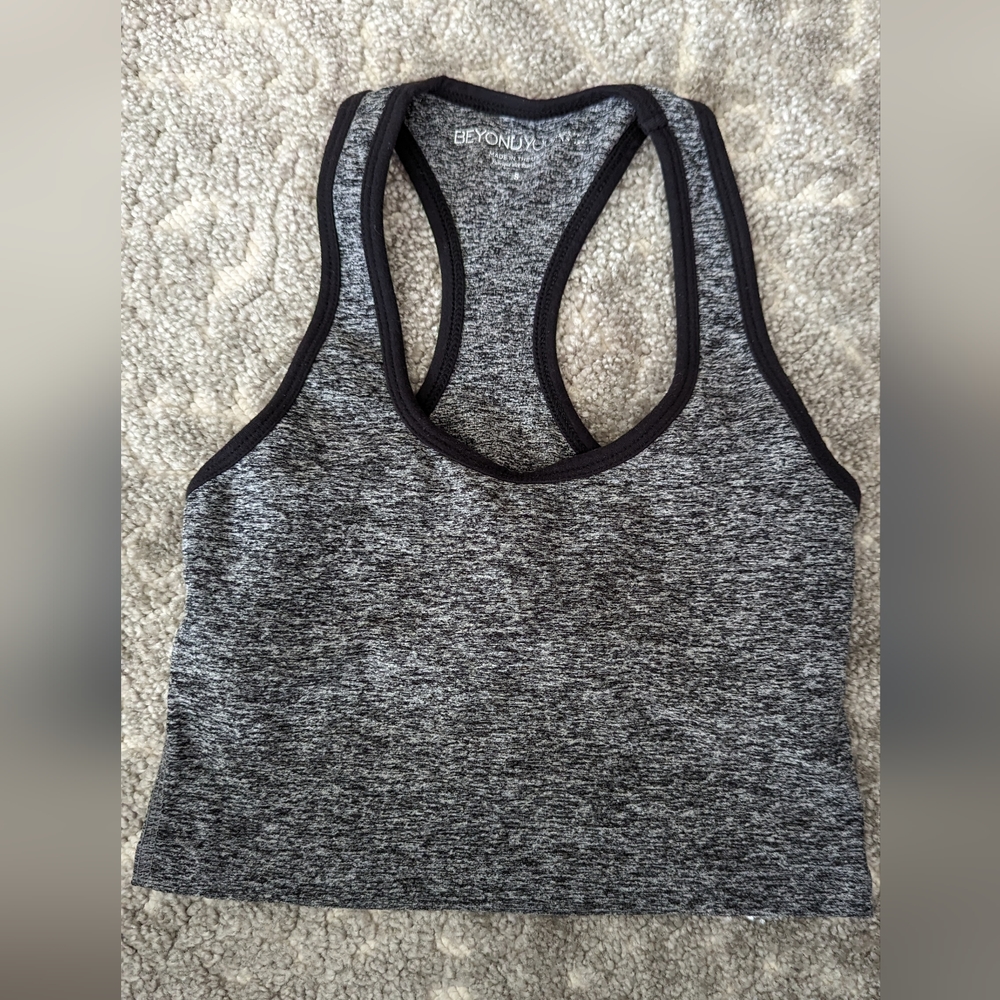 Beyond Yoga - Brami w/ horizontal back cut out